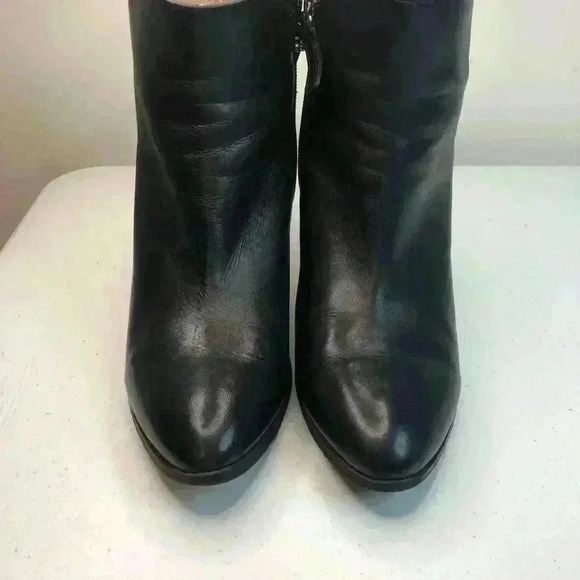 Adrienne Vittadini AV-Beach Womens Size 9 Black Leather Ankle Bootie Zip Sides - Picture 4 of 10
